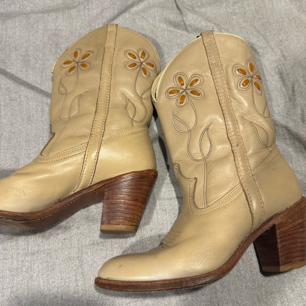 Dingo Cream Floral Heeled Boots